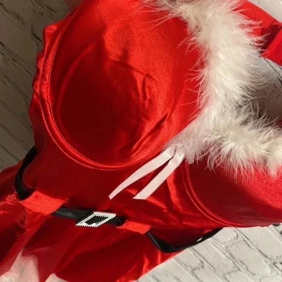 Pucker Up Red Fur Trimmed Mrs.Clause Nightgown - Picture 4 of 12